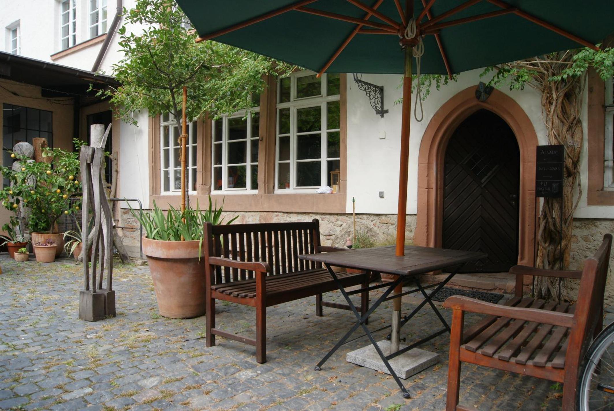 Historischer Adelshof am Marktplatz, Atelier 70 m² view 2