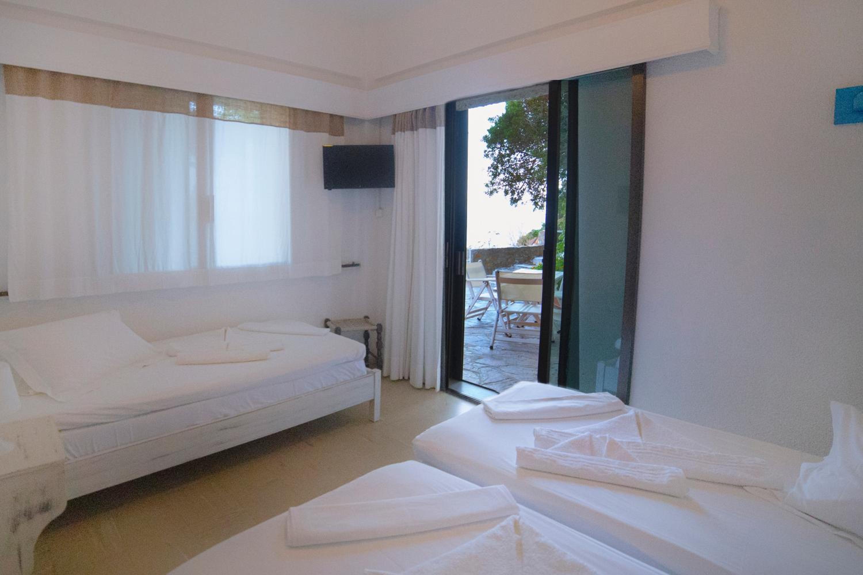 Marina Hotel