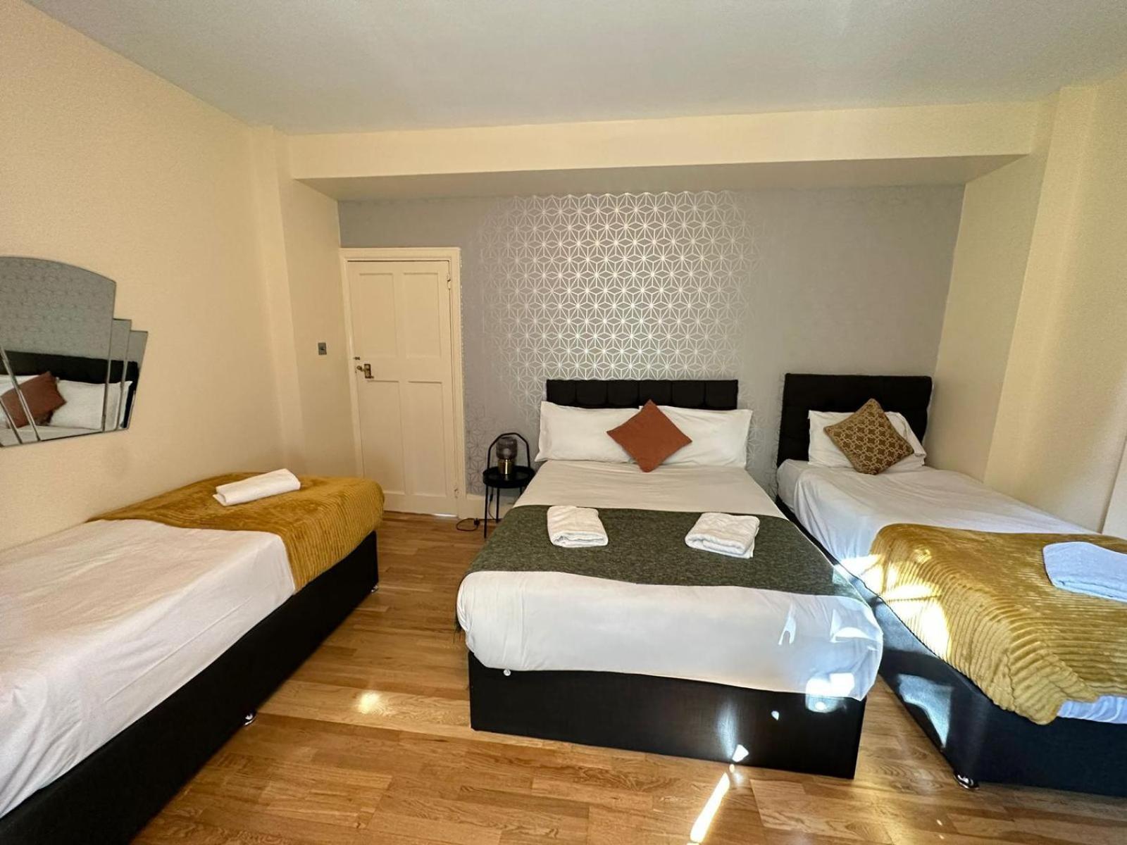 Charming 2 Bedroom Flat in Kensington High Street