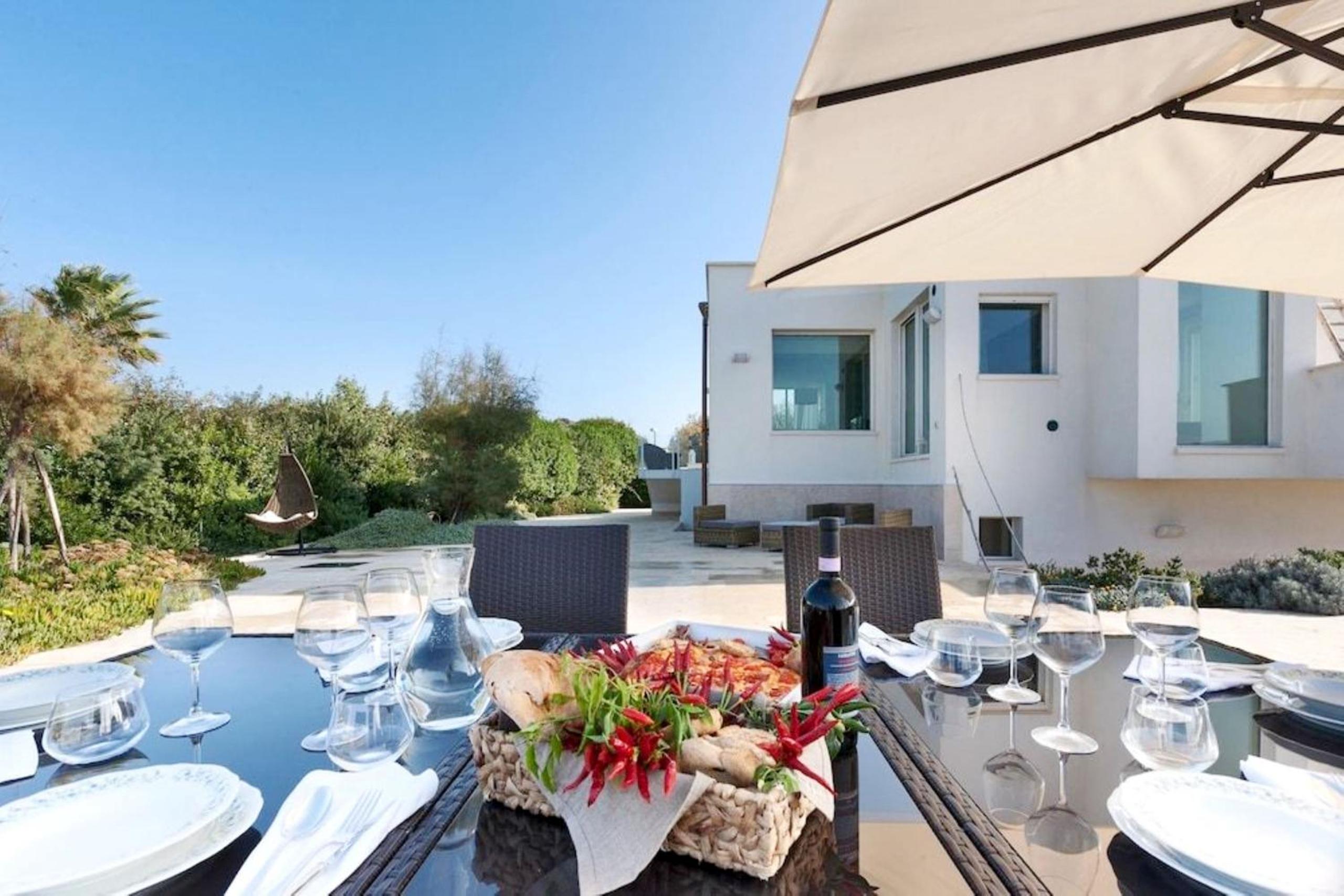 Villa Emiele con vista mare