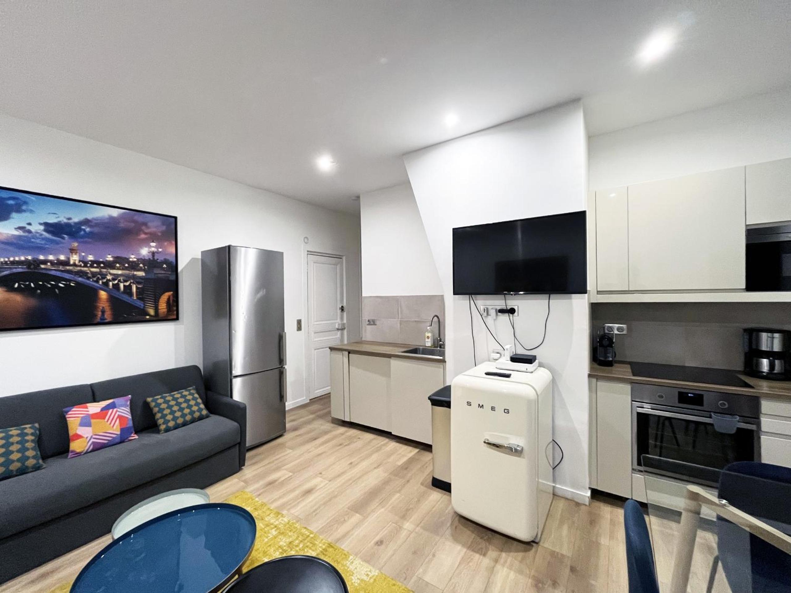 62-LUXURY FLAT CHAMPS ELYSEES (1G)