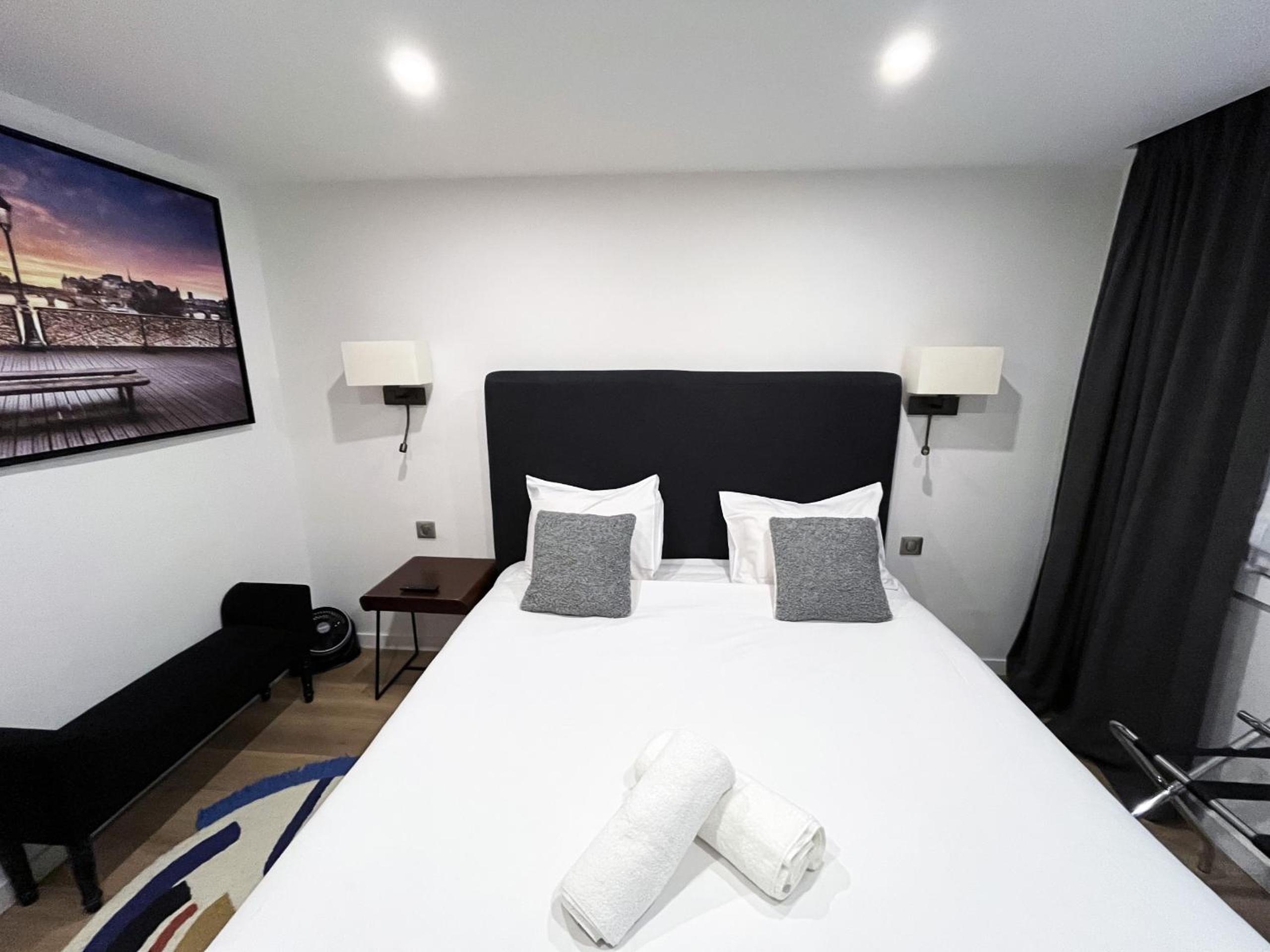 62-LUXURY FLAT CHAMPS ELYSEES (1G)