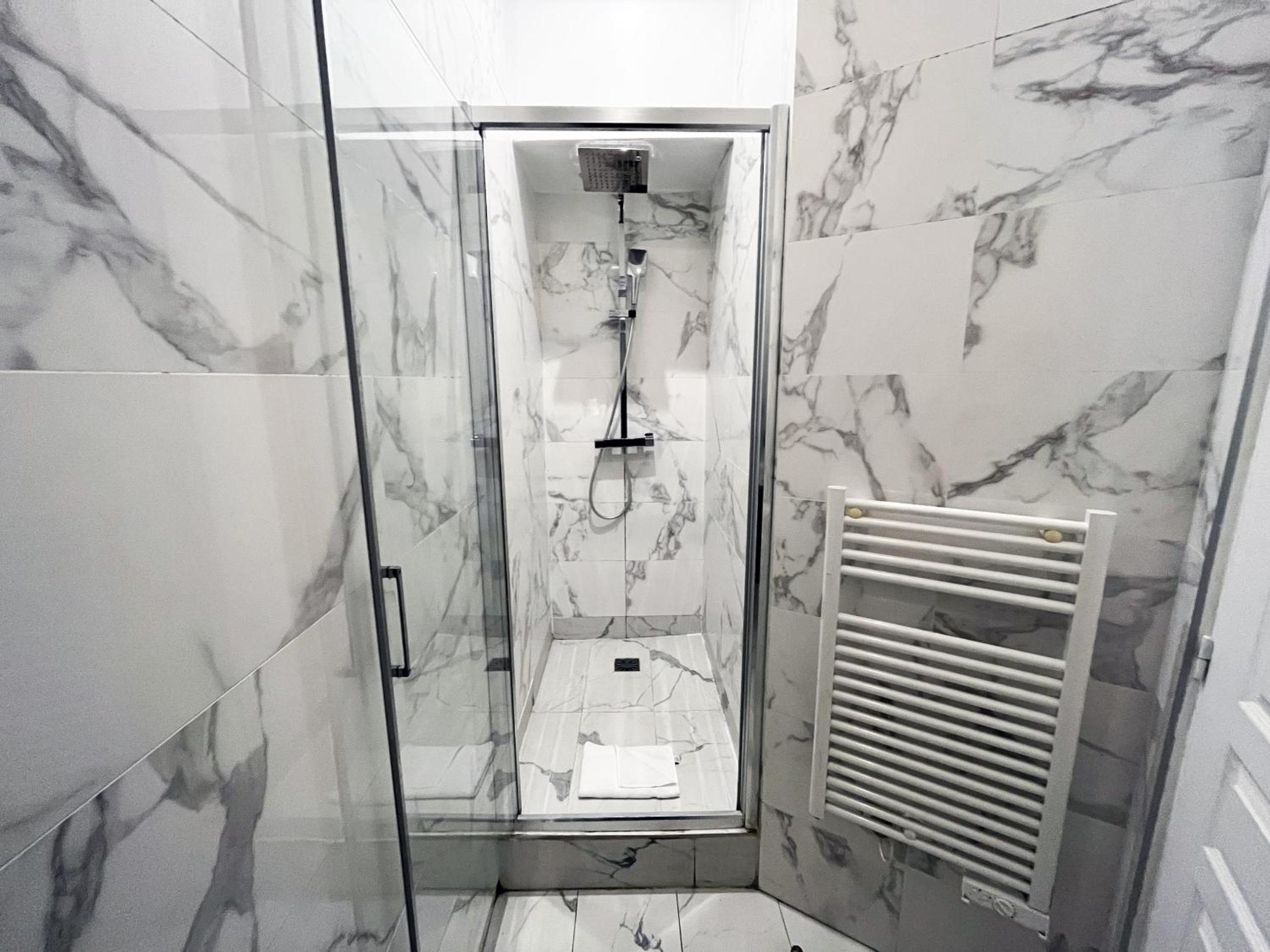 62-LUXURY FLAT CHAMPS ELYSEES (1G)