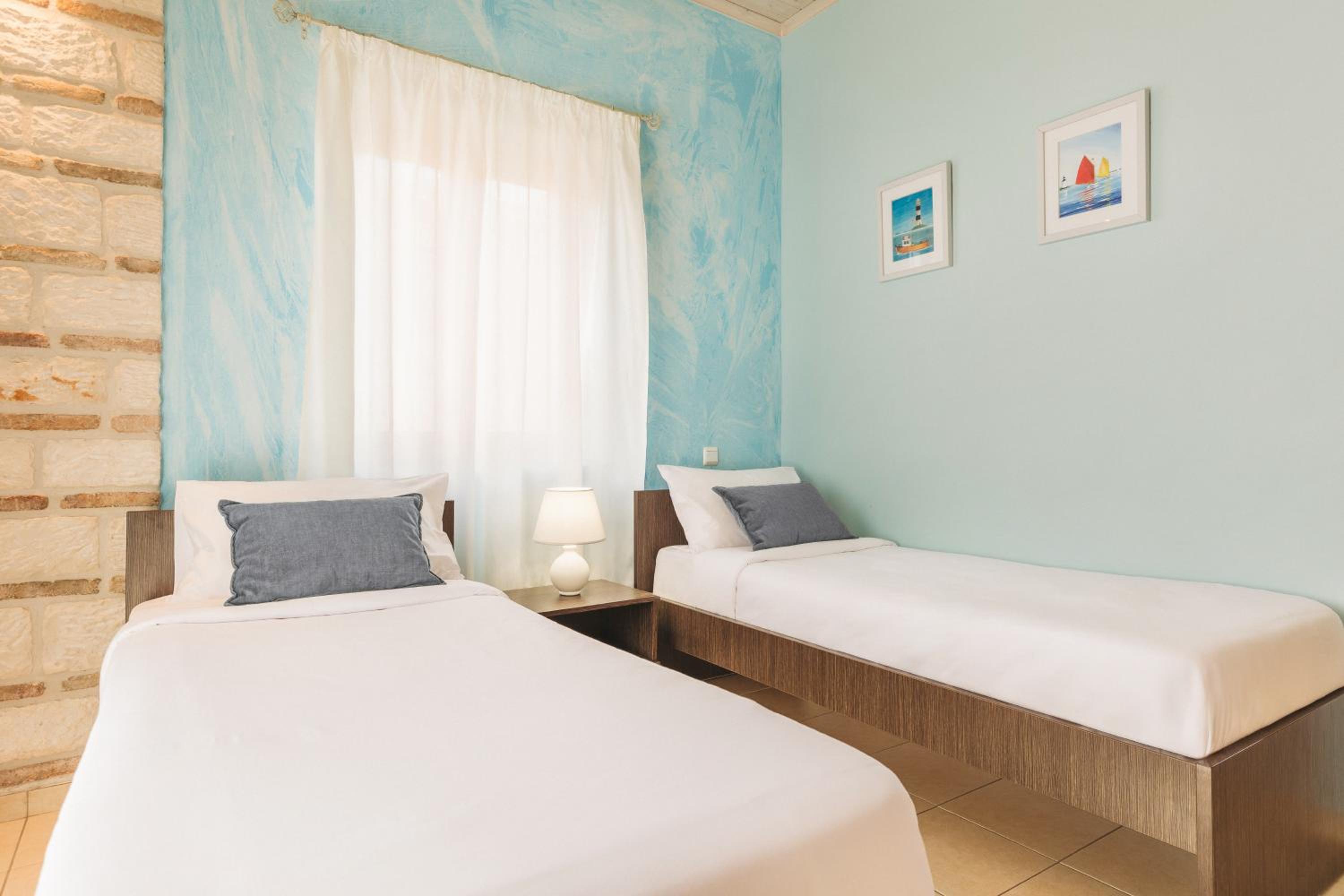 Dreamland Villas