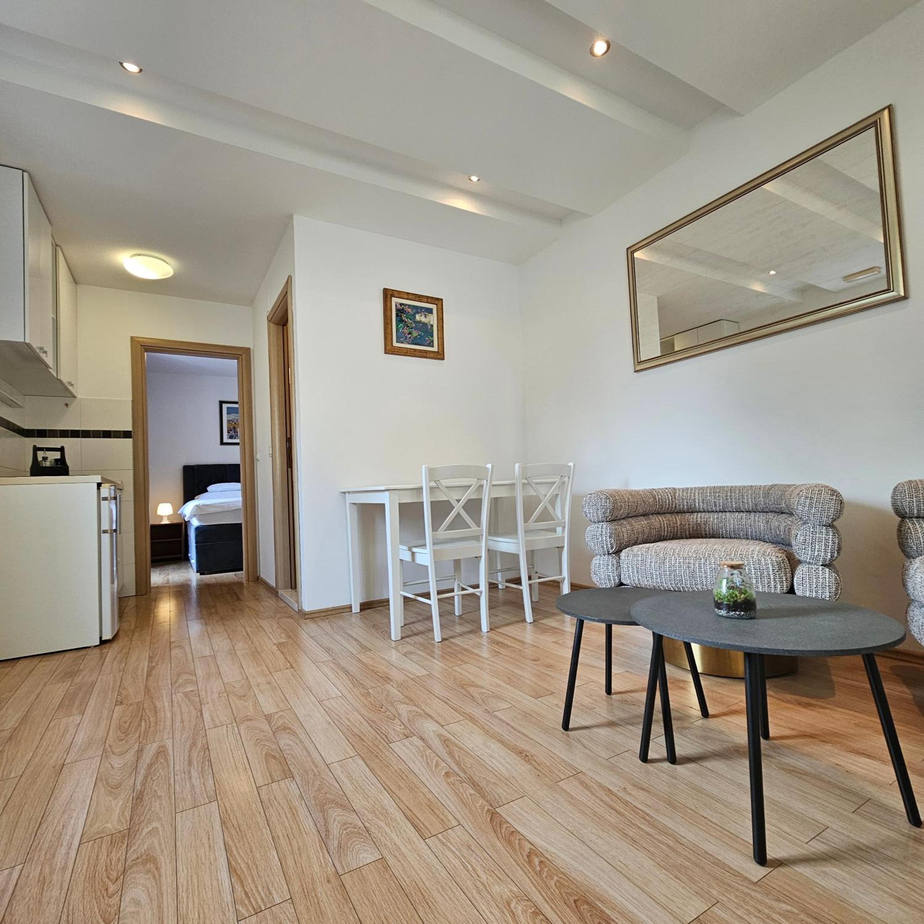 Apartments Corner