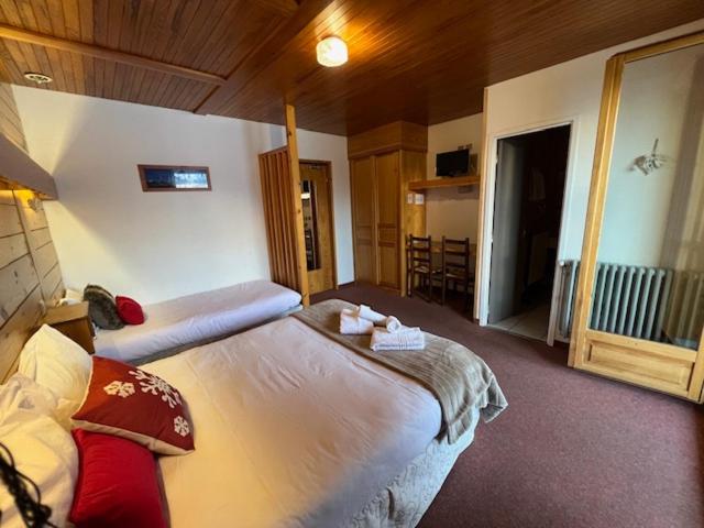 Puy-Saint-Vincent Vacations - Hotel Restaurant La Pendine - Property Image 2