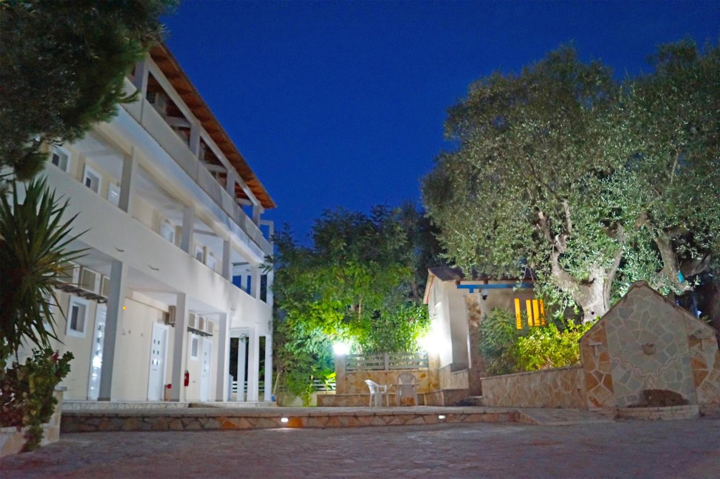 Photo 32