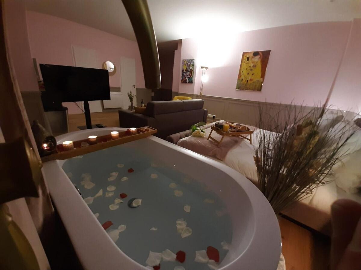 Luxury Suite Paris Republique