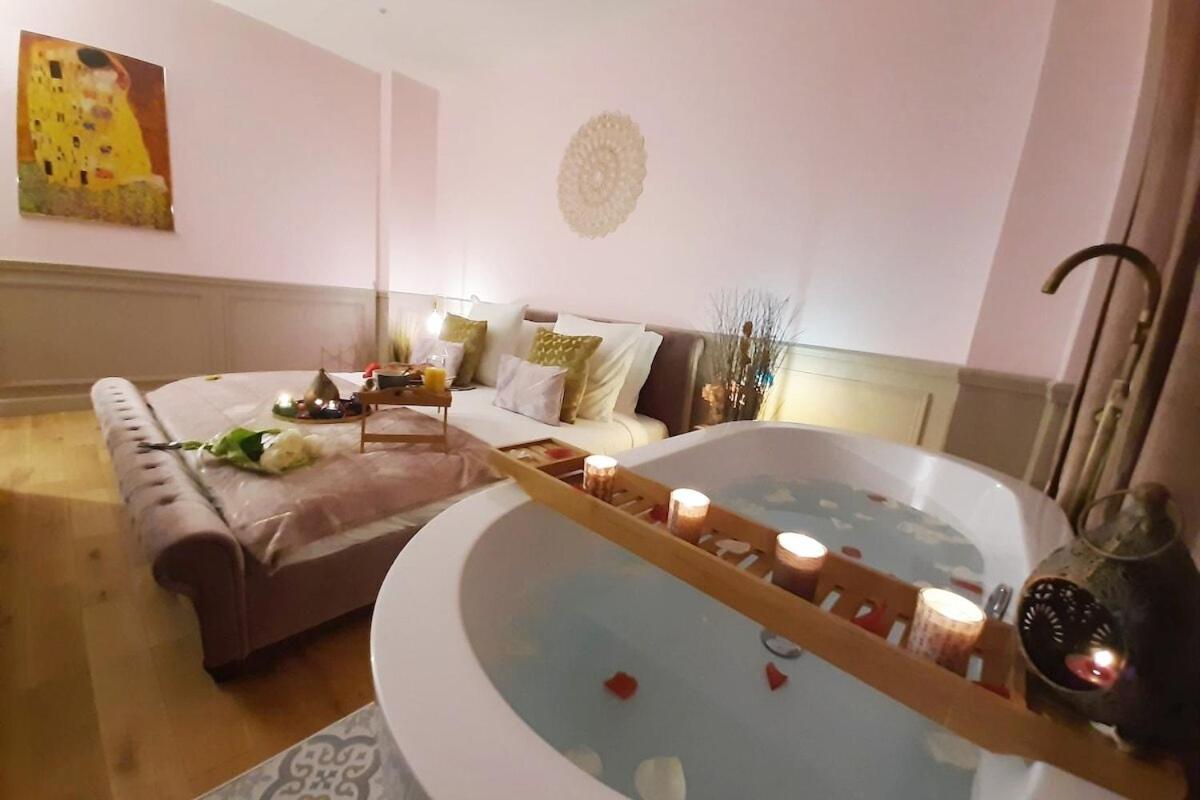 Luxury Suite Paris Republique