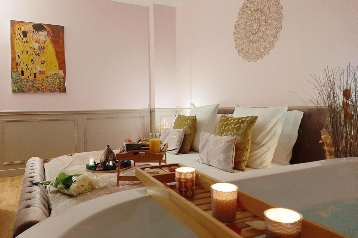 Luxury Suite Paris Republique