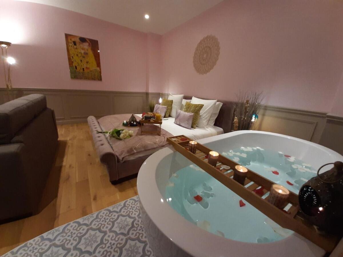 Luxury Suite Paris Republique