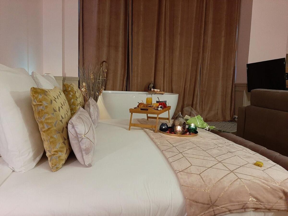 Luxury Suite Paris Republique