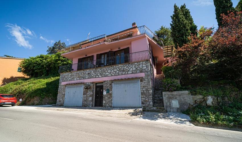 Villa Ray view 2