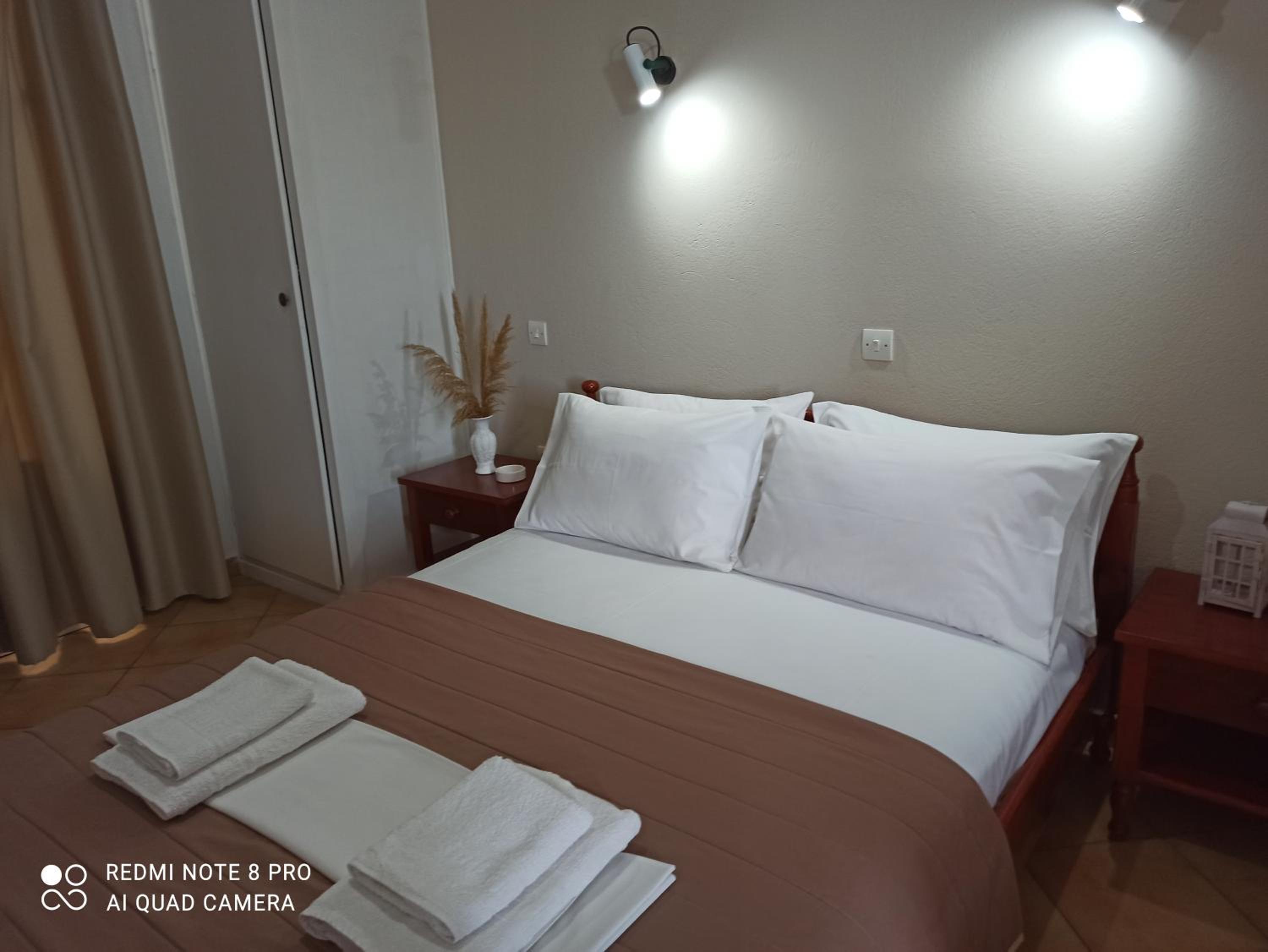 Ostria Eressos Rooms