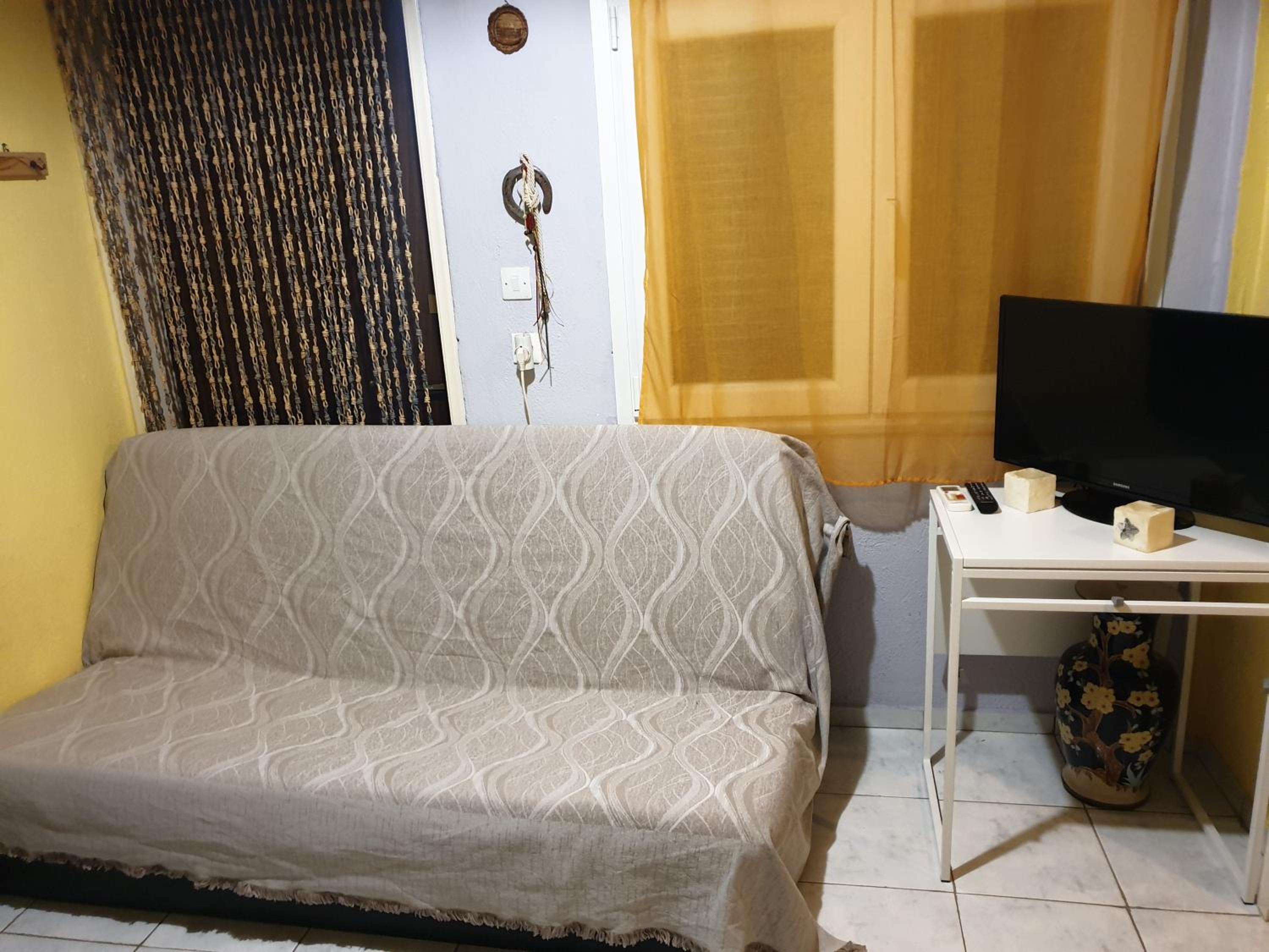 San Mamas Seaside Cottage-House, Large Garden and Caravan photo 2