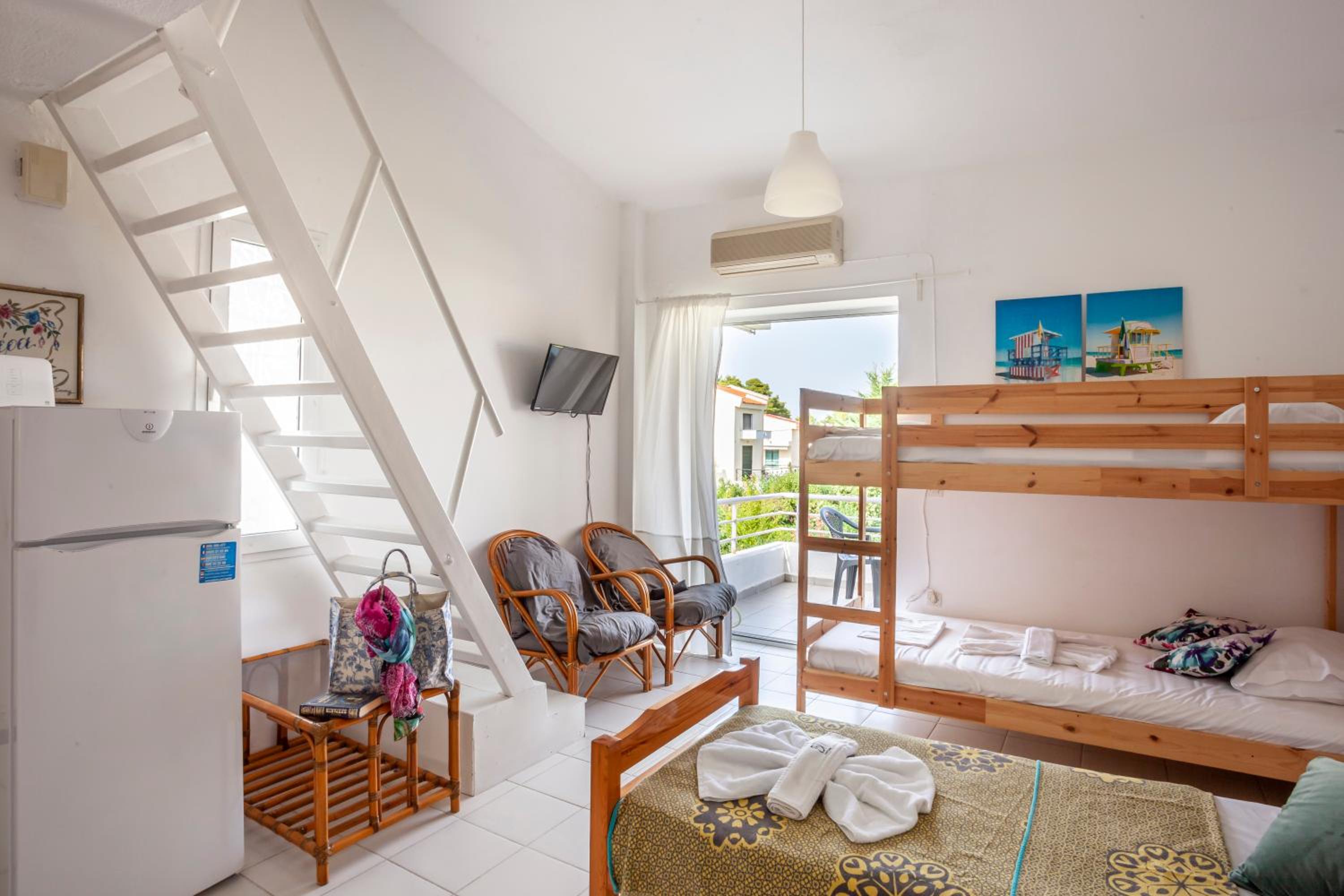 Akrotiri apartment photo 4