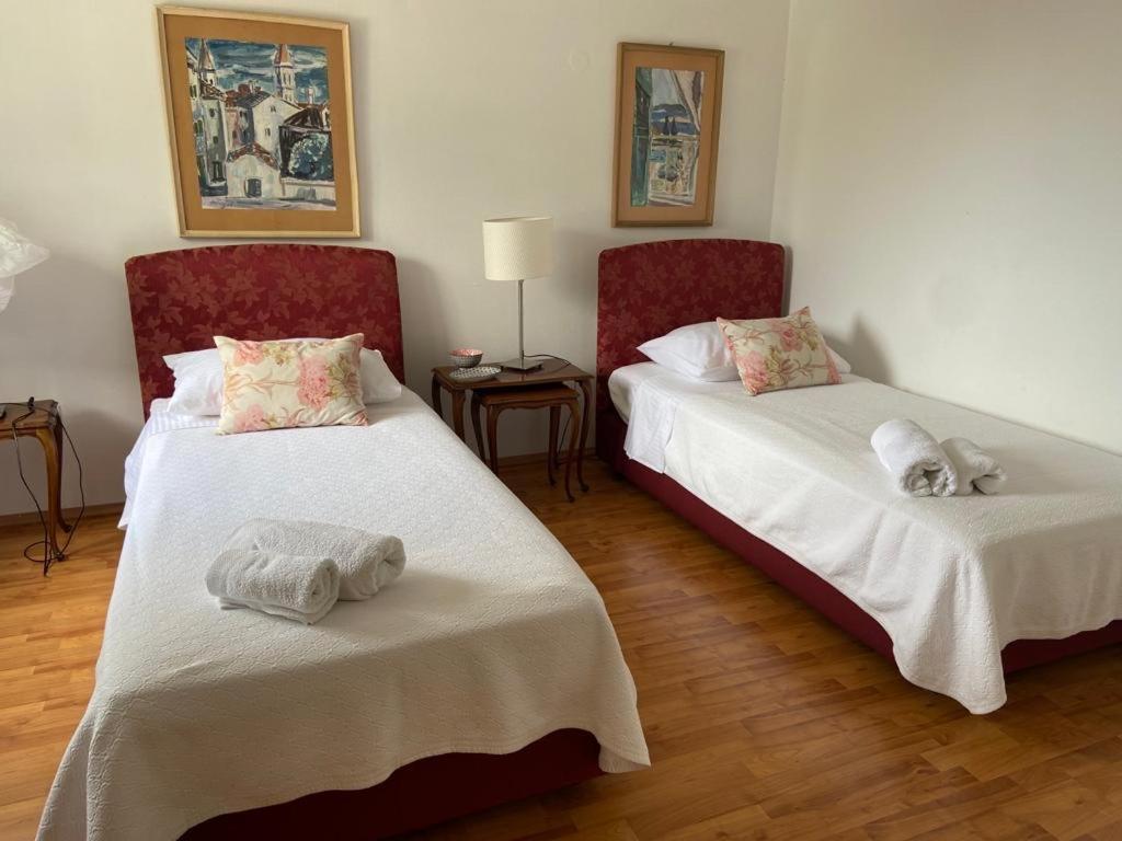 Apartment in Maslinica 70m from the sea view 5