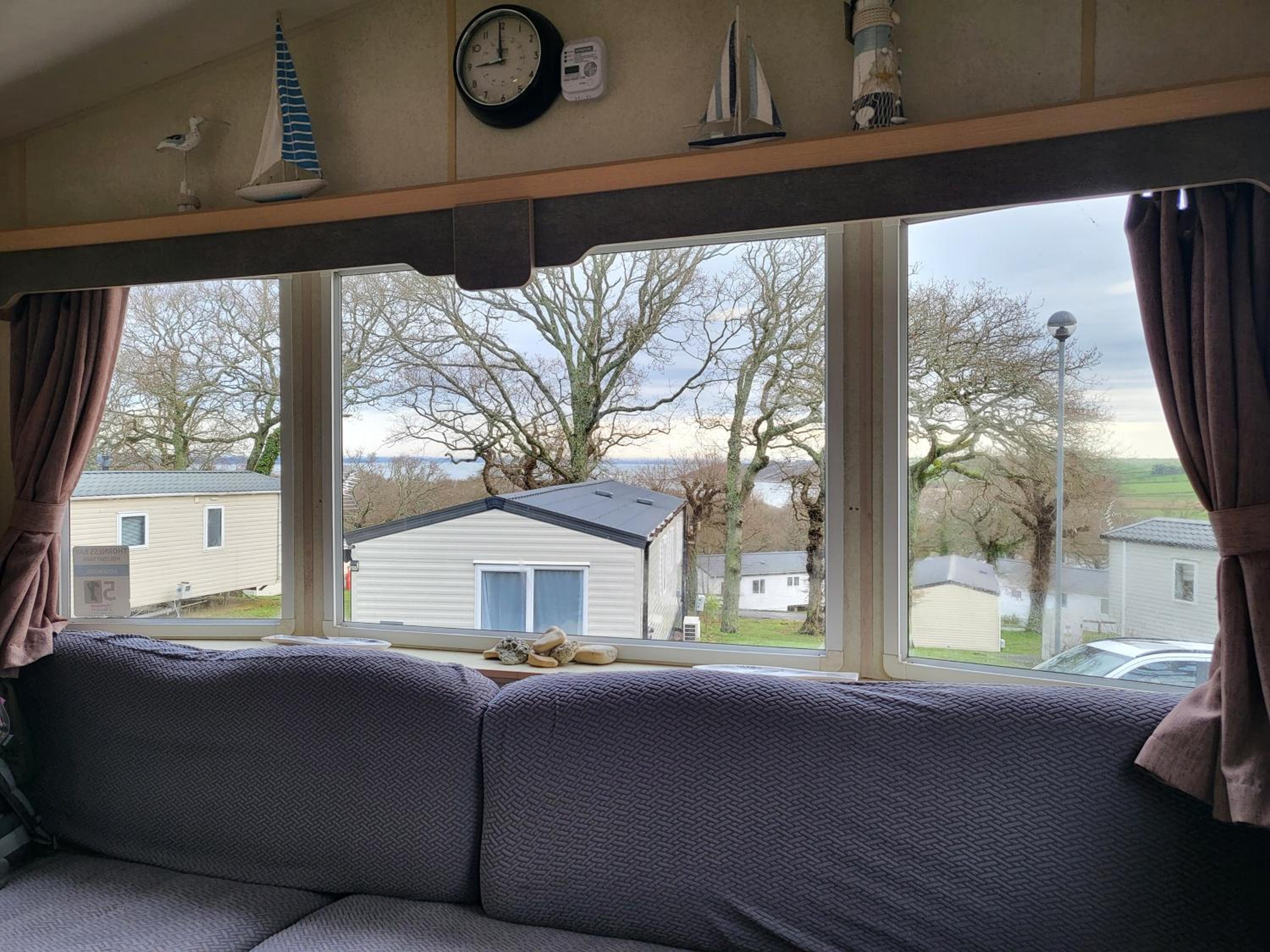 Family Holiday Home - Thorness Bay - WIFI view 4