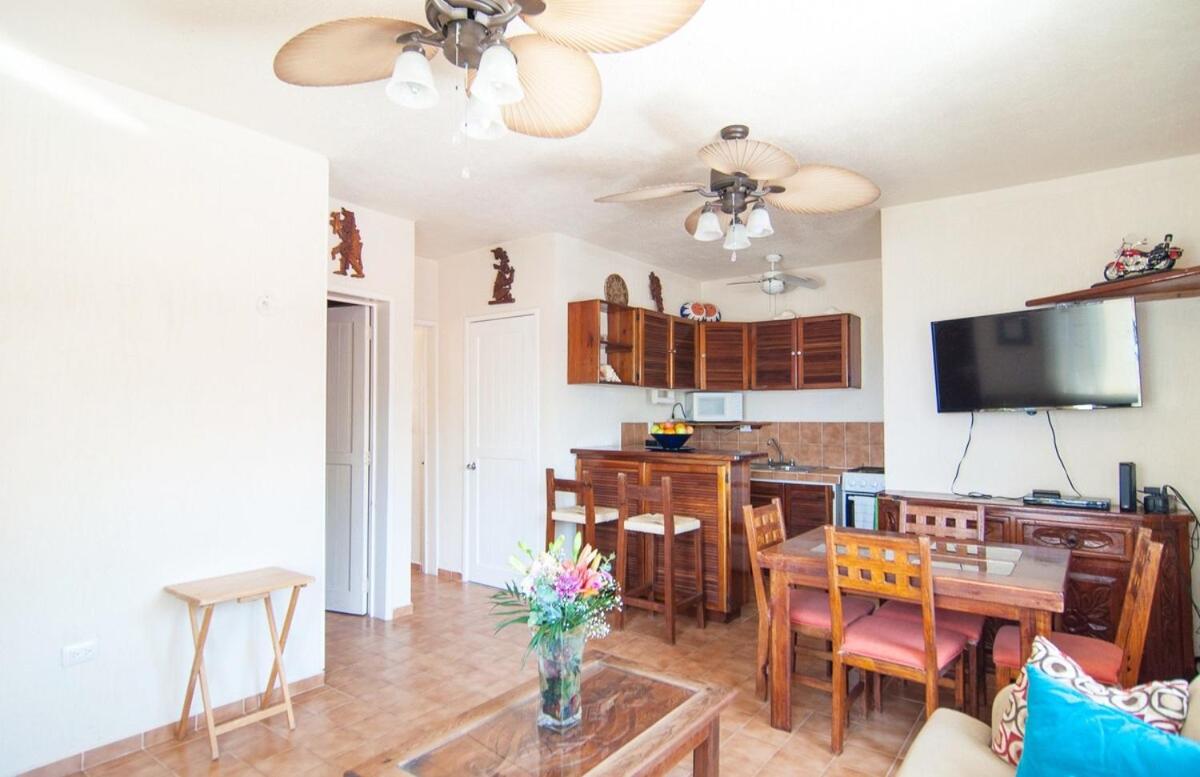 Beachfront 2BR Condo in Playa I Steps to 5th Ave! view 4
