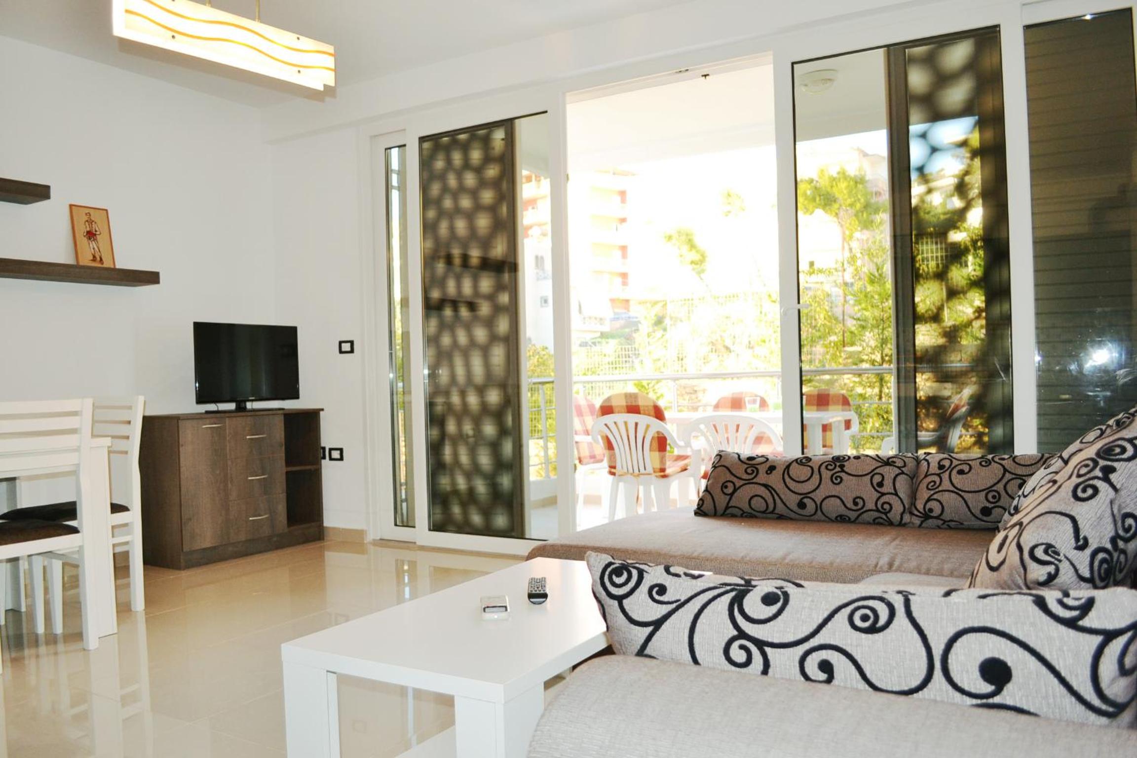 Azzura Beachfront Apartment in Saranda