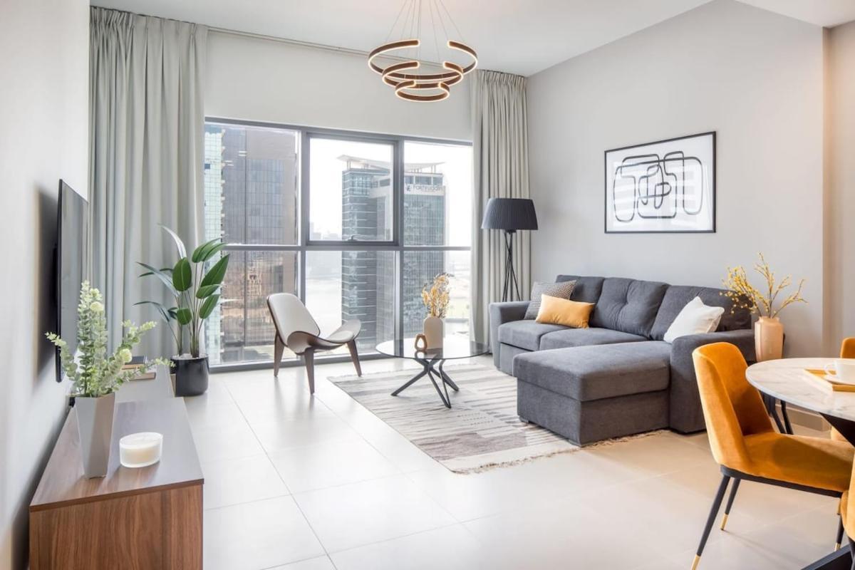 Silkhaus new and modern 1BDR in Downtown heart in new tower