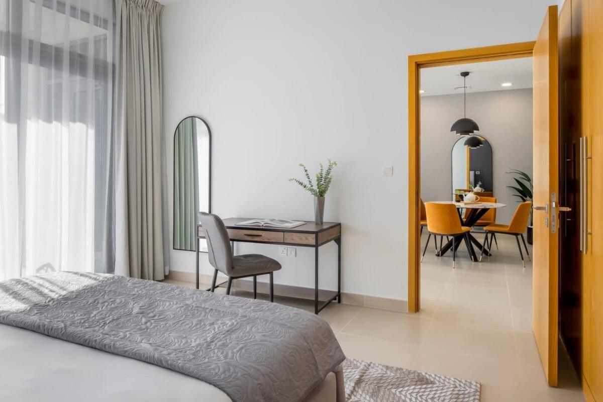 Silkhaus new and modern 1BDR in Downtown heart in new tower
