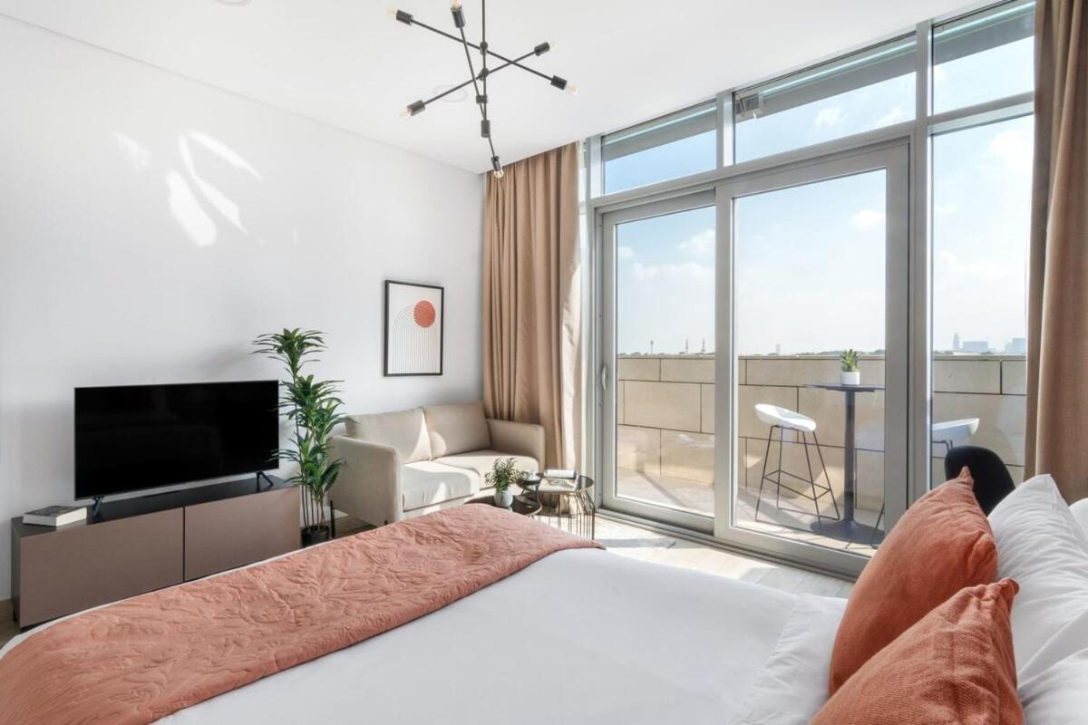 Silkhaus modern studio with Burj Khalifa view in DIFC