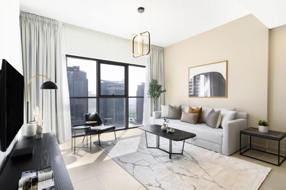 Silkhaus unique 1BDR pad gorgeous view in new tower photo 2