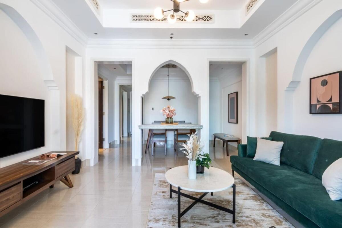 Silkhaus stunning 1BDR with access to Souq Al Bahar in Downtown