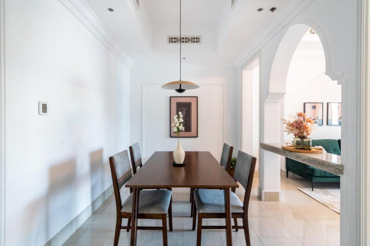 Silkhaus stunning 1BDR with access to Souq Al Bahar in Downtown