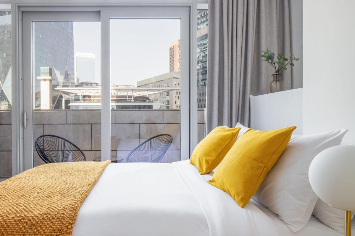 Silkhaus modern furnished studio in DIFC center with balcony