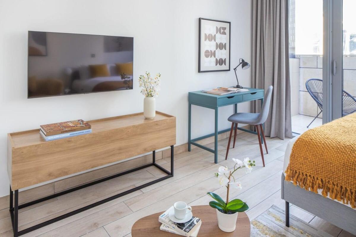 Silkhaus modern furnished studio in DIFC center with balcony