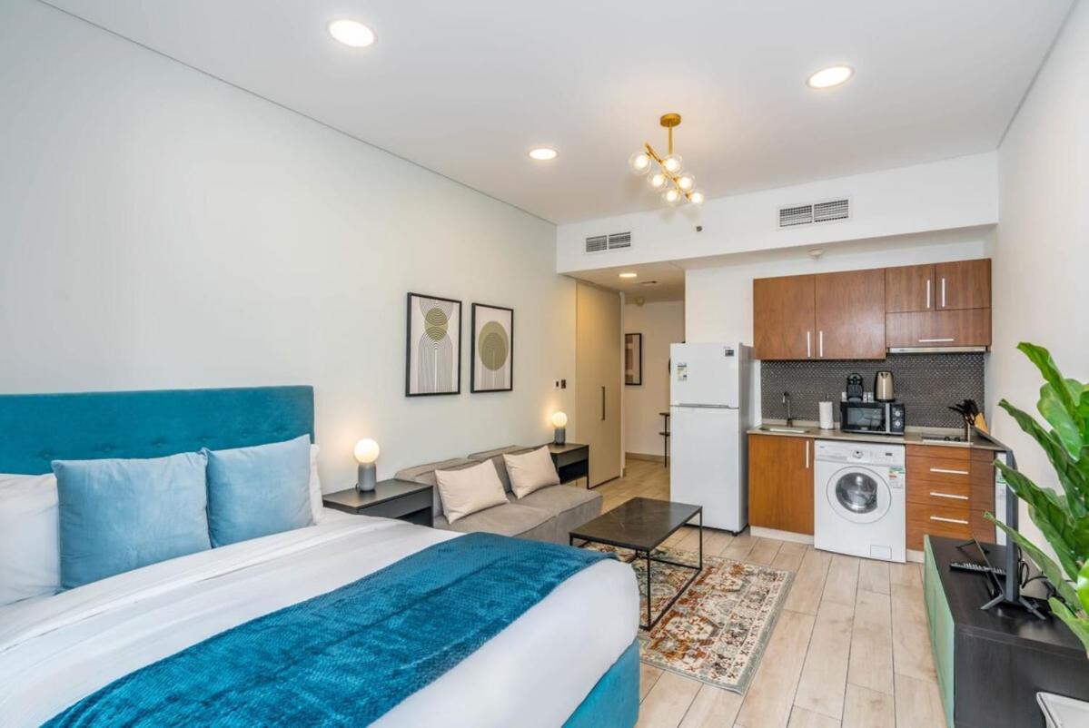 Silkhaus newly furnished studio facing DIFC with pool and gym access