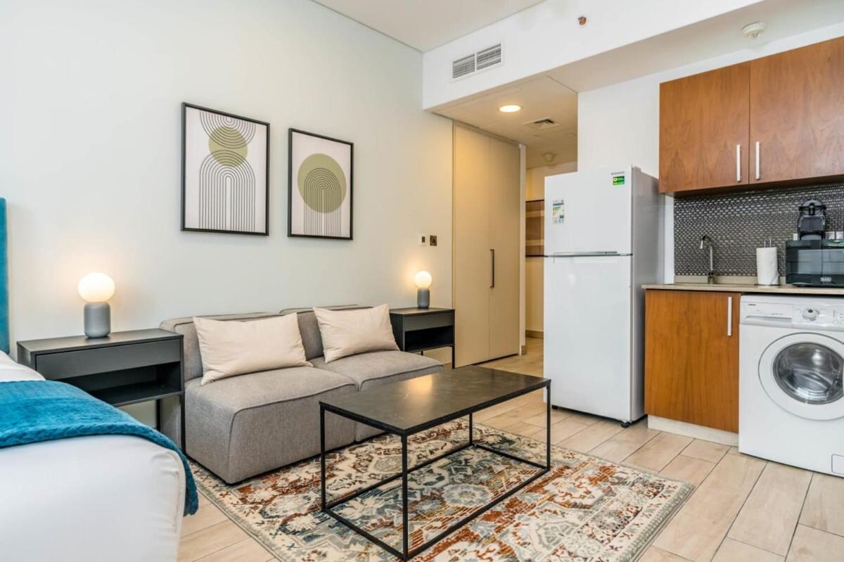 Silkhaus newly furnished studio facing DIFC with pool and gym access