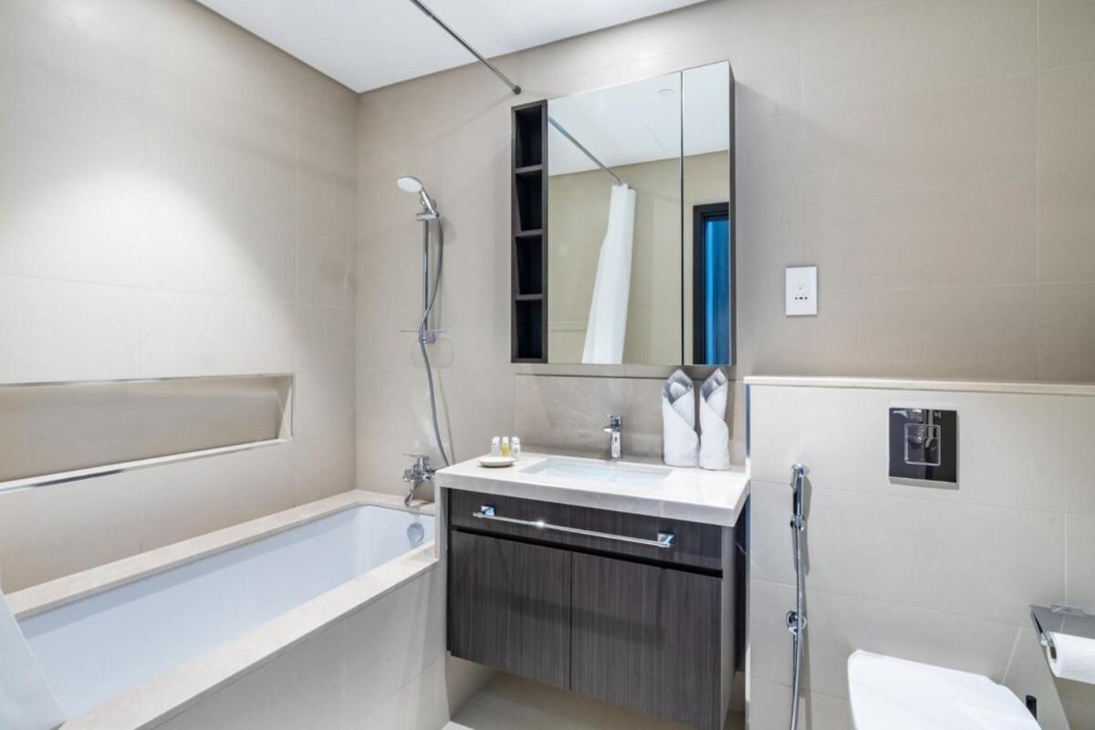 Silkhaus luxury building high floor 1BDR in Downtown