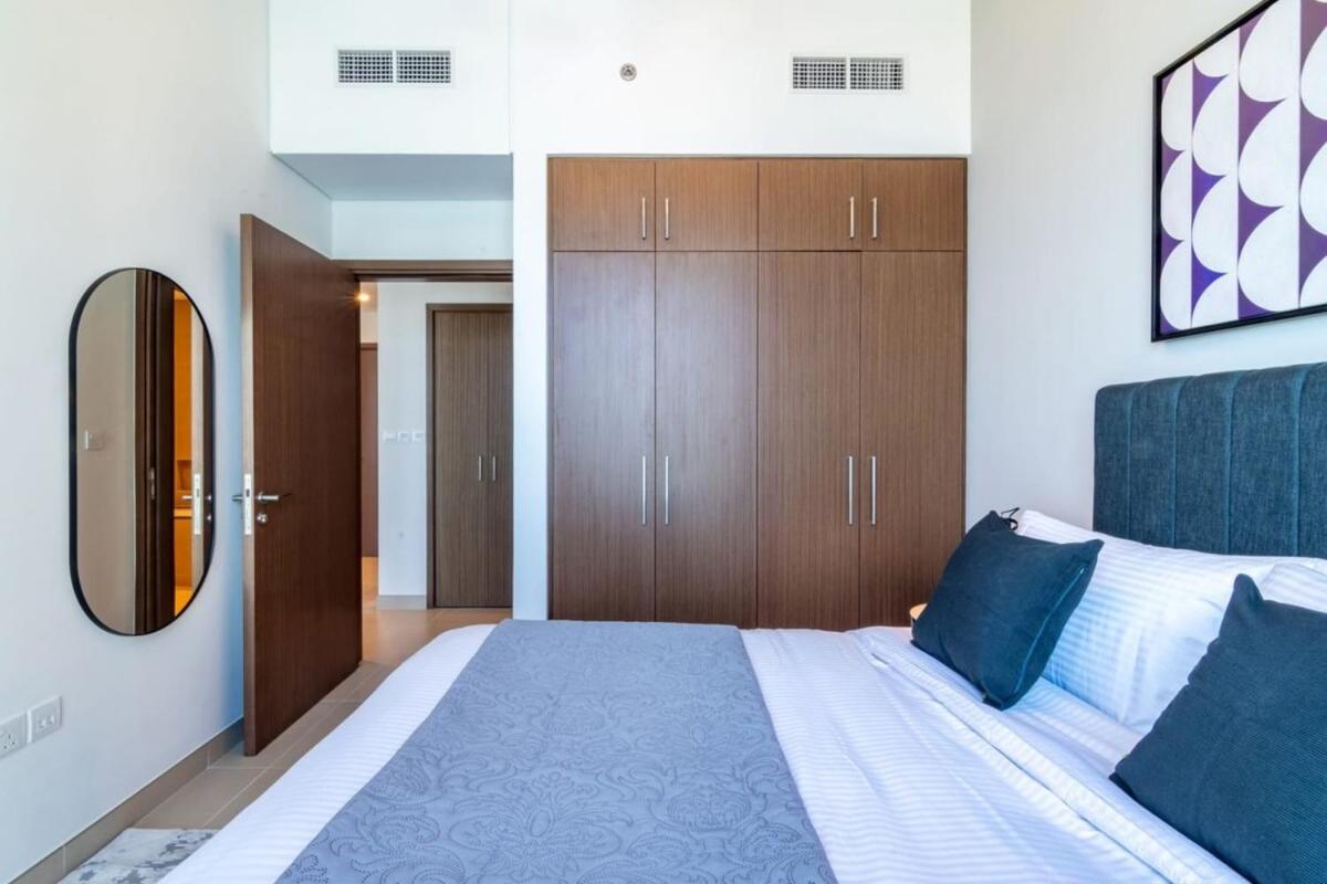 Silkhaus elegant 1BDR pad with Marina and Beach views new building