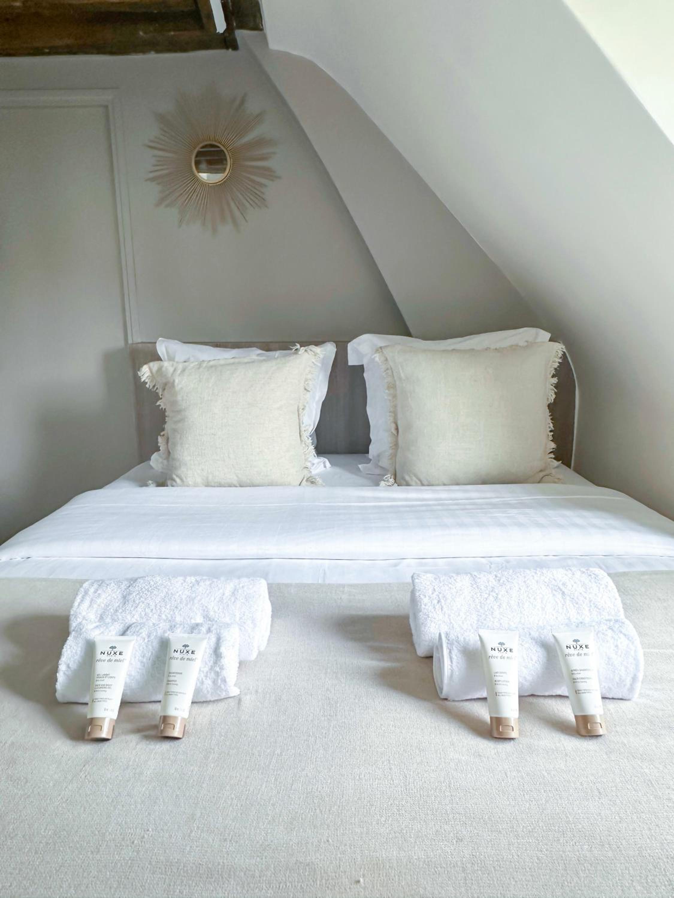 1612 B - Best deal in Pigalle