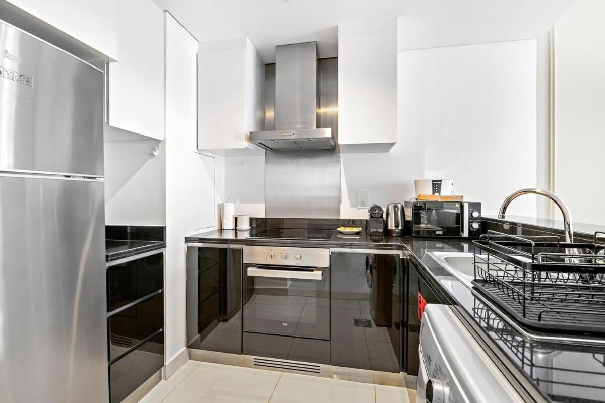 Silkhaus Dubai Marina modern tower 1BDR on high floor