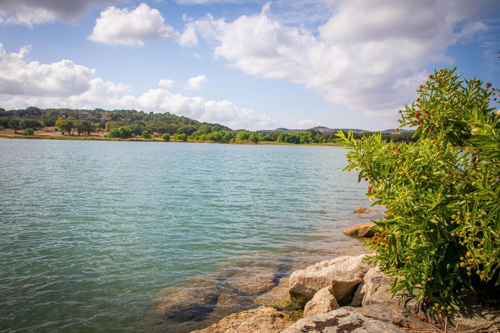Casa del Lago - Lakefront Home! Direct Access to Canyon Lake