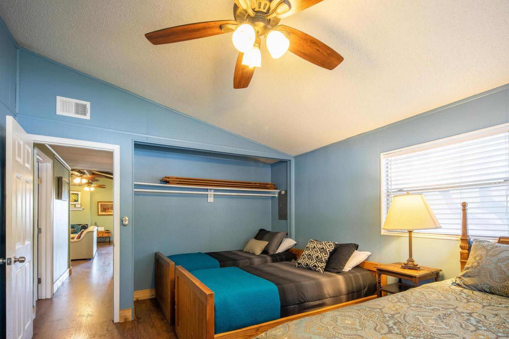 Casa del Lago - Lakefront Home! Direct Access to Canyon Lake
