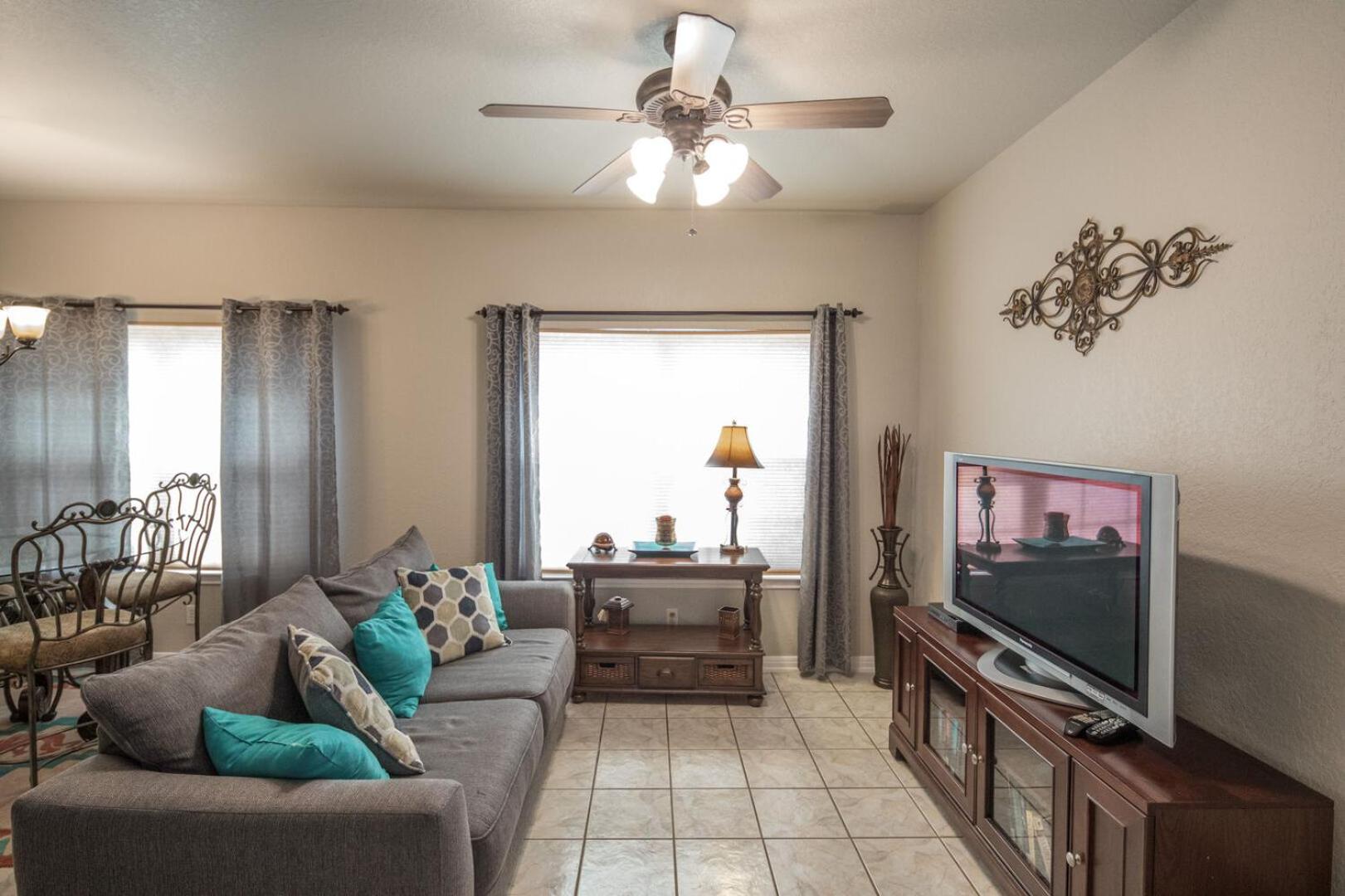 Overlook Pointe Lake House- Waterfront with Stunning Views and Hot Tub!