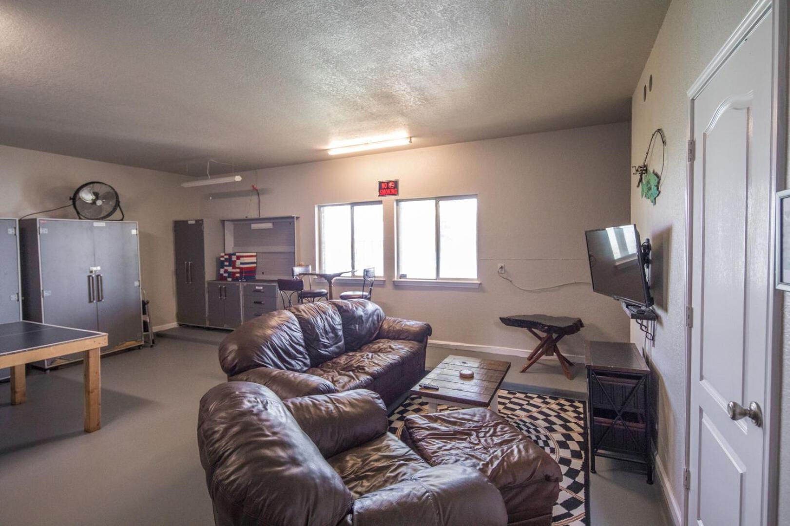 Overlook Pointe Lake House- Waterfront with Stunning Views and Hot Tub!