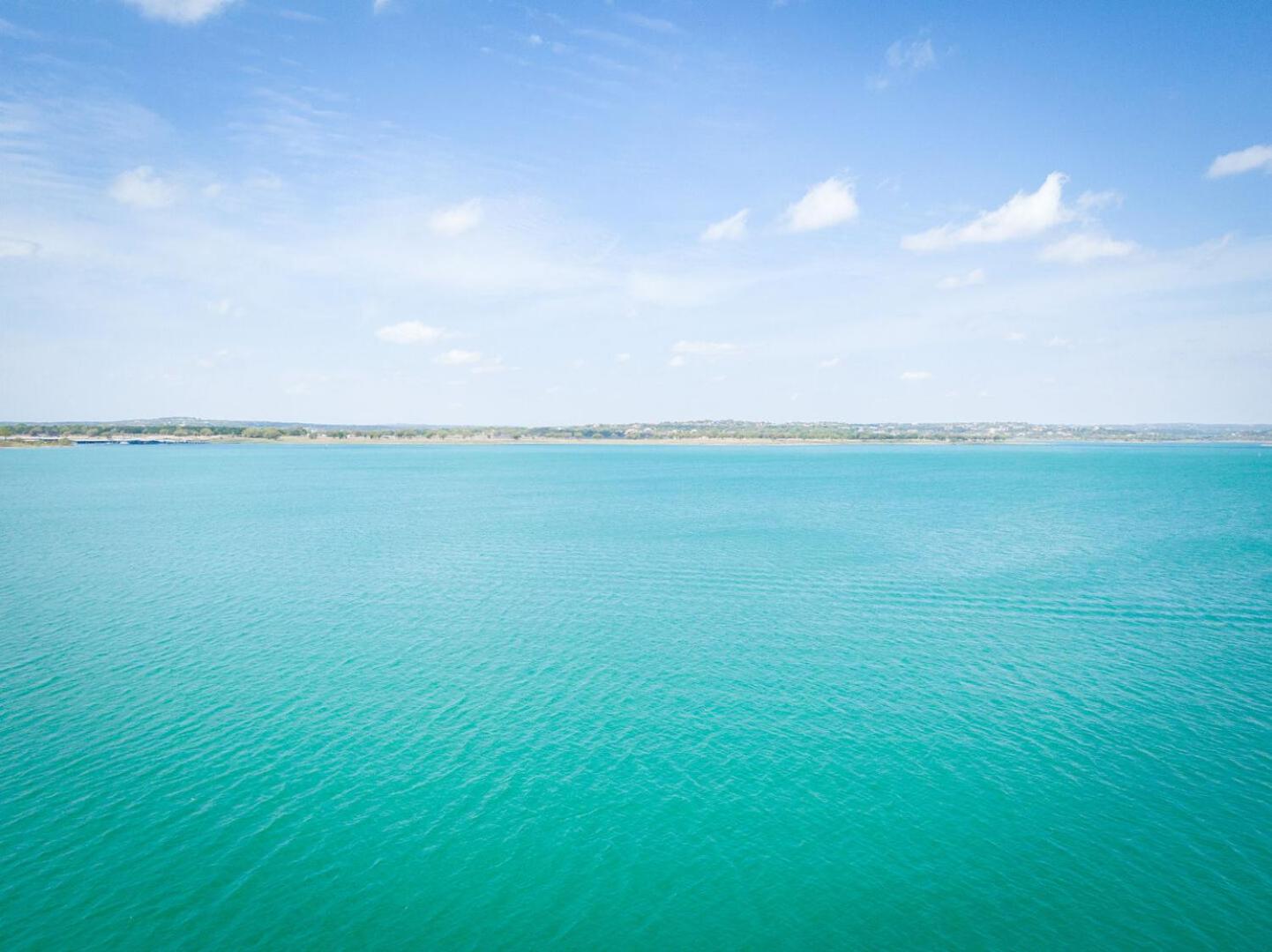 Overlook Pointe Lake House- Waterfront with Stunning Views and Hot Tub!