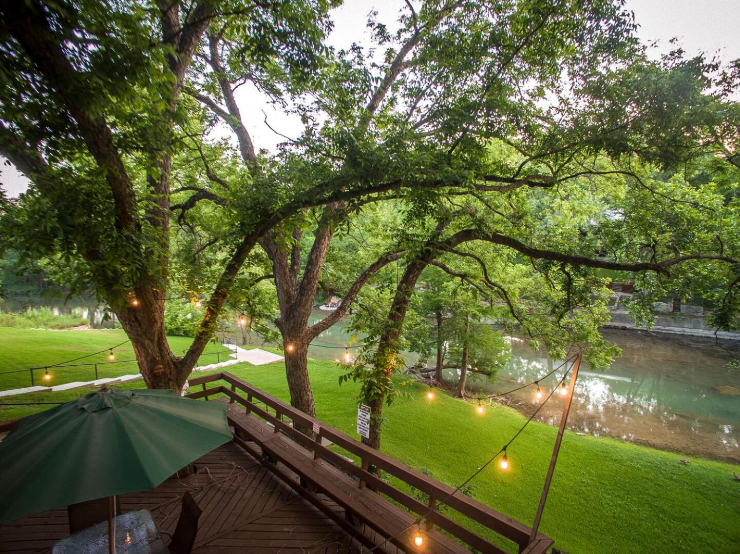 Guadalupe Daze - 4 Bedroom Riverfront, Come and Relax!