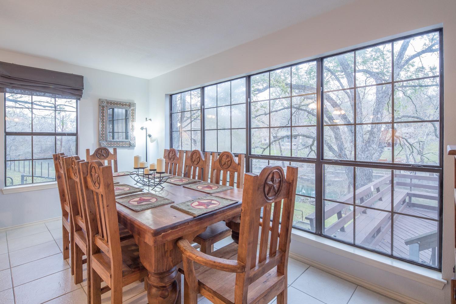 Guadalupe Daze - 4 Bedroom Riverfront, Come and Relax!