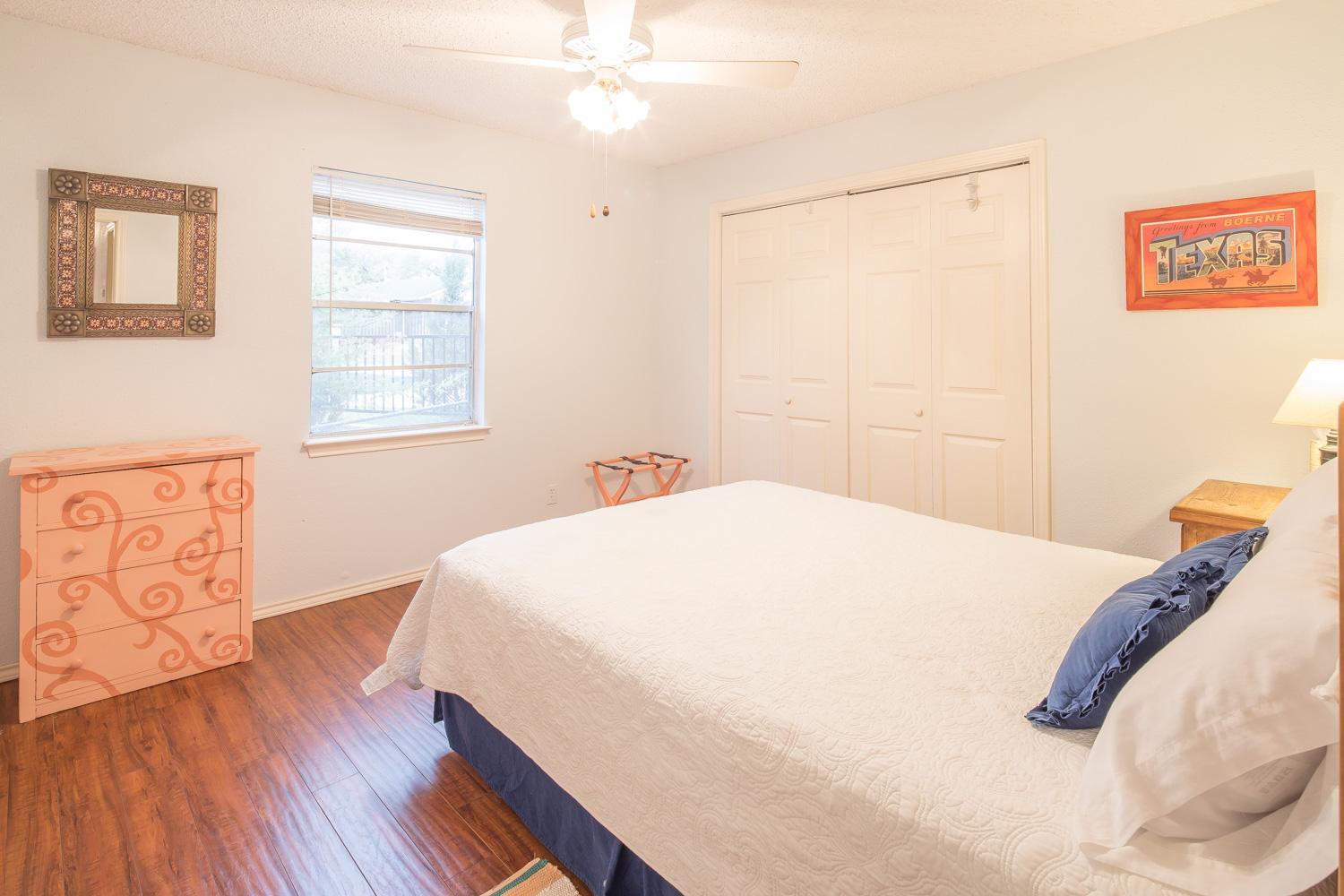 Guadalupe Daze - 4 Bedroom Riverfront, Come and Relax!