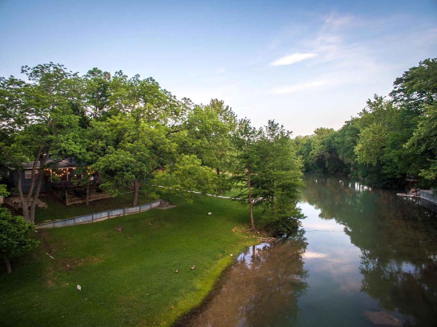 Guadalupe Daze - 4 Bedroom Riverfront, Come and Relax!