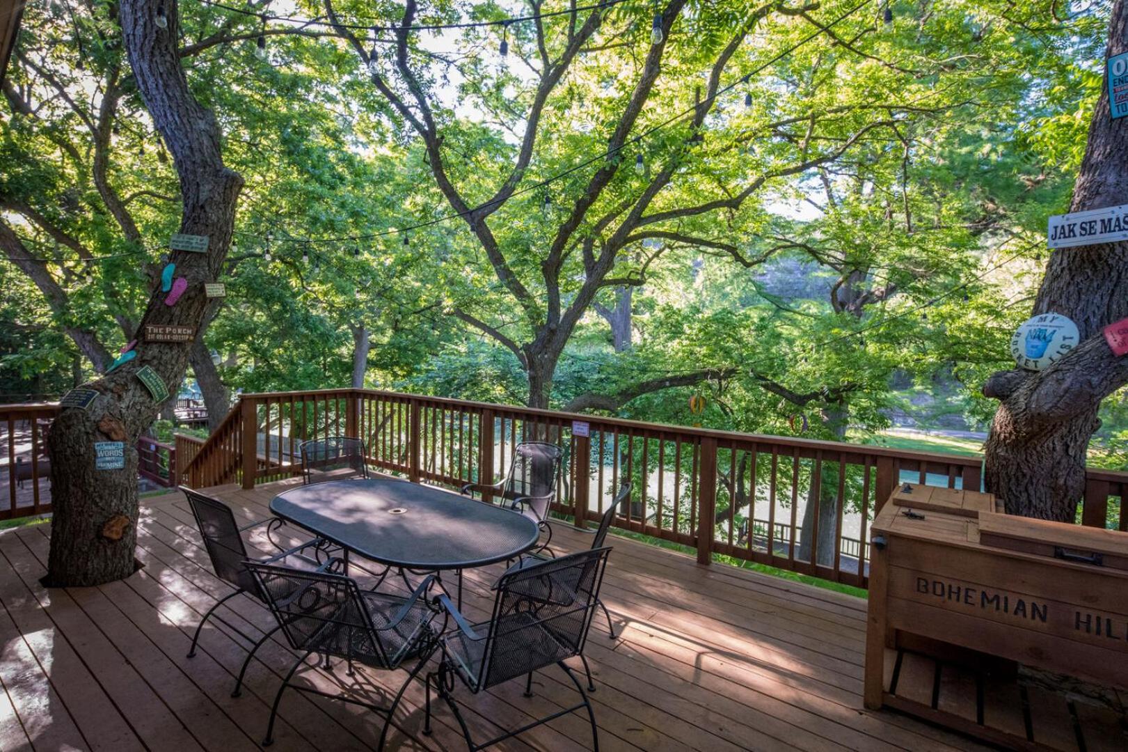 Bohemian Hill - Guadalupe Rivefront, Ancient Cypress Trees, Sleeps 12!