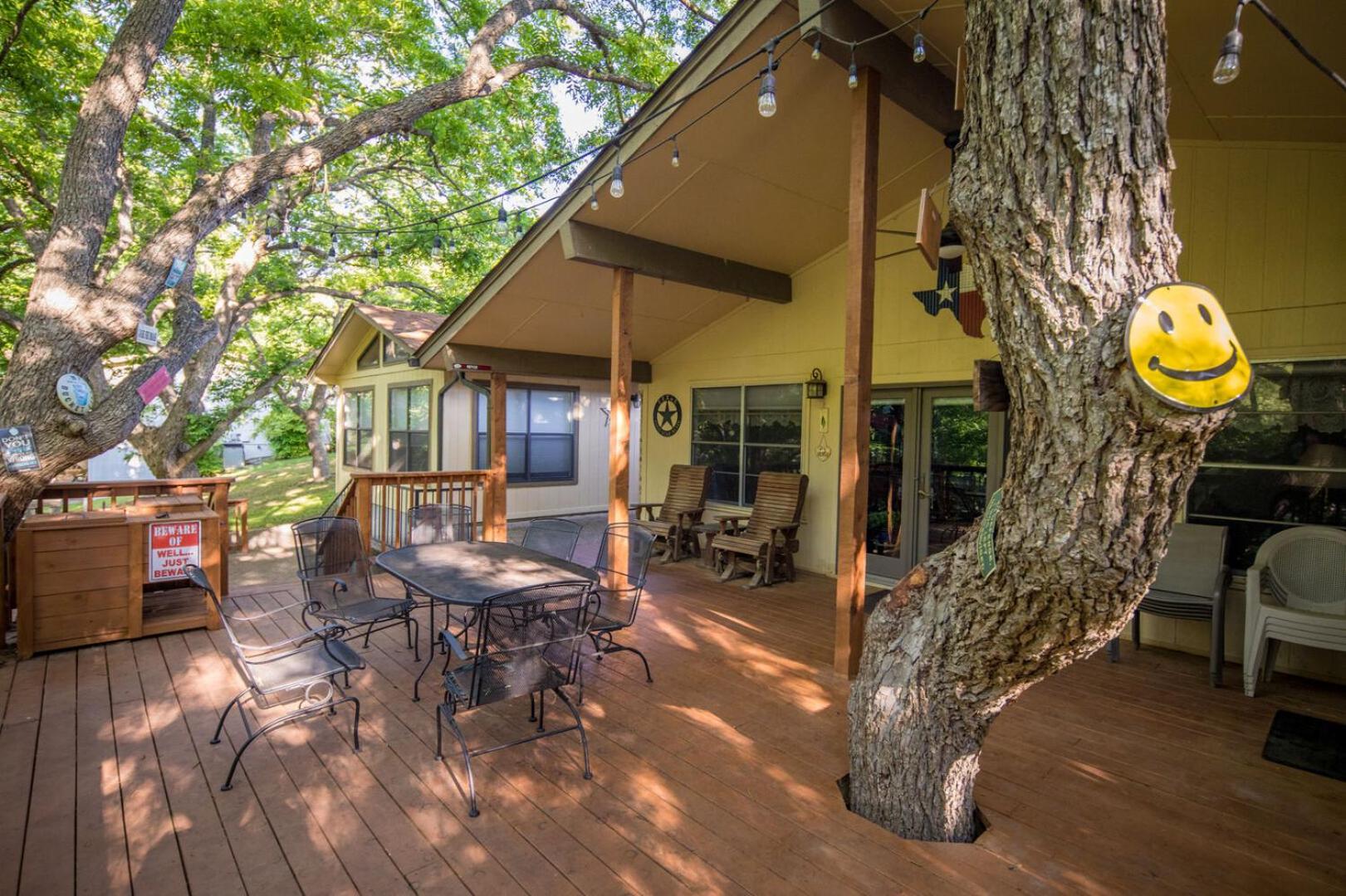 Bohemian Hill - Guadalupe Rivefront, Ancient Cypress Trees, Sleeps 12!