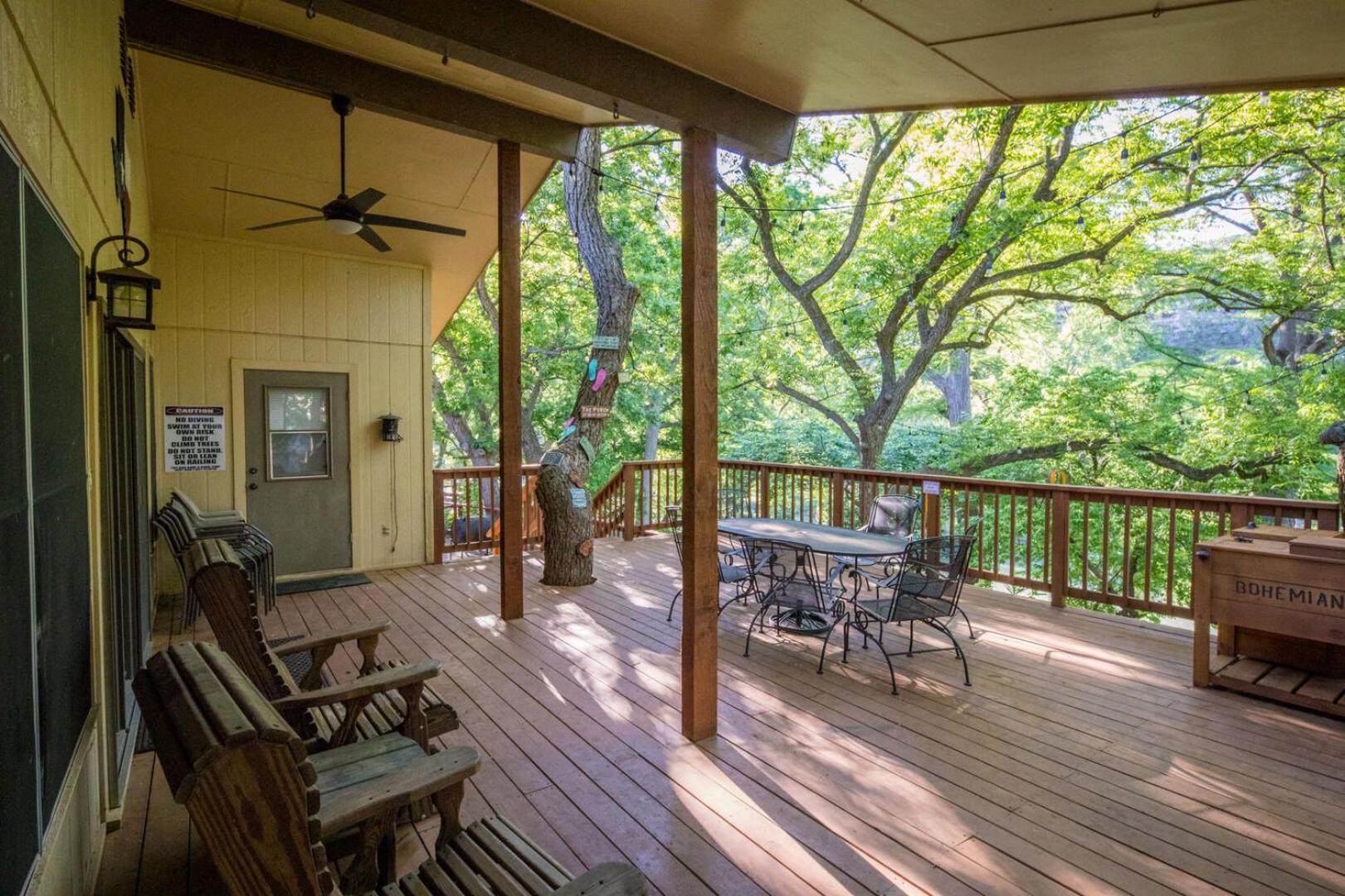 Bohemian Hill - Guadalupe Rivefront, Ancient Cypress Trees, Sleeps 12!